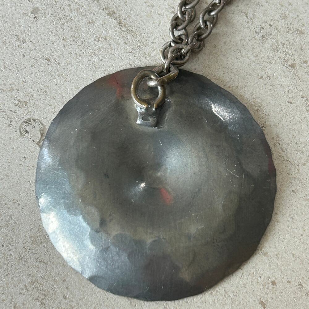 Vintage Modernist Hammered Silver Disc Pendant Necklace - Scalloped Edge - 18" - Picture 4 of 5